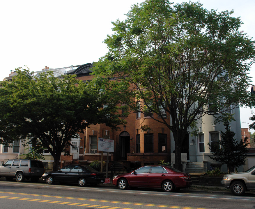 1834 Calvert St NW in Washington, DC - Building Photo