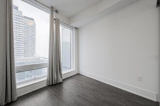 10-5410 York St in Toronto, ON - Building Photo - Building Photo