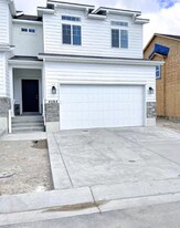 4084 W Harmony Dr in Lehi, UT - Building Photo