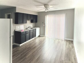 5438 N Division St in Davenport, IA - Building Photo - Building Photo