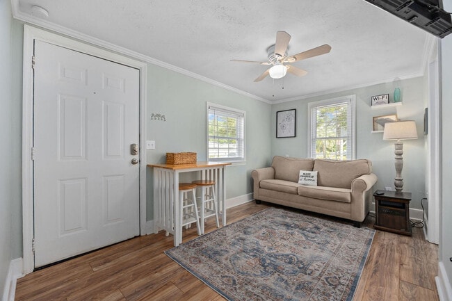 347 Seabreeze Dr
