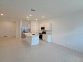 618 Poppy Ln in Dundee, FL - Building Photo - Building Photo