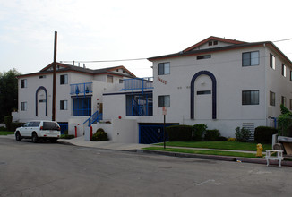 14522 Eastwood Ave in Lawndale, CA - Building Photo - Building Photo