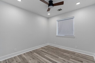 16512 Trevin Cv in Manor, TX - Foto de edificio - Building Photo