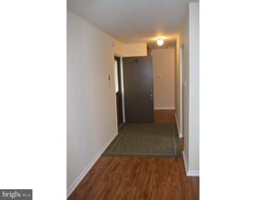 23B E Daisy Ln in Mount Laurel, NJ - Building Photo - Building Photo