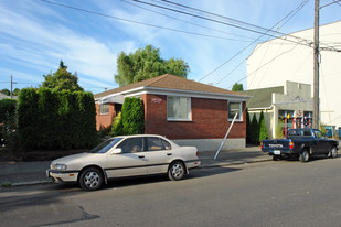 1902-1910 N Kilpatrick St Apartments