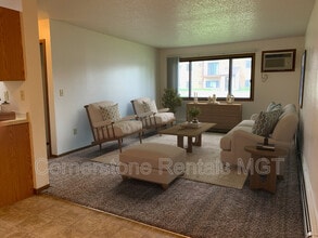 1515 14th Ave E in West Fargo, ND - Building Photo - Building Photo