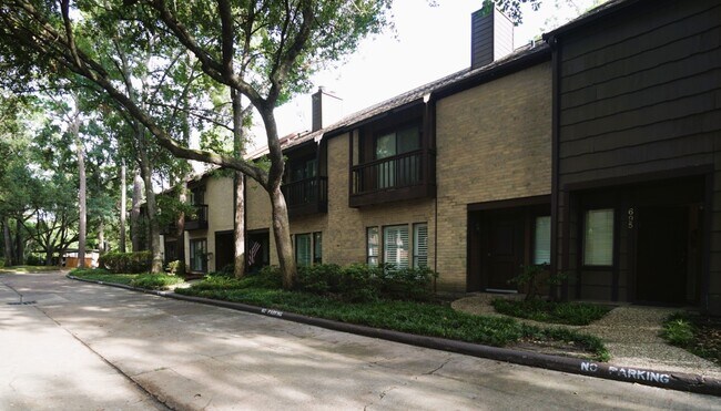 11711 Memorial Dr in Houston, TX - Foto de edificio - Building Photo