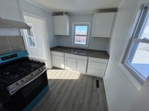 N1601 Powers Lake Rd in Genoa City, WI - Foto de edificio - Building Photo