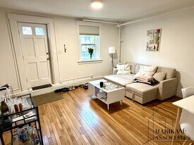 576 Washington St, Unit 7 in Brookline, MA - Building Photo