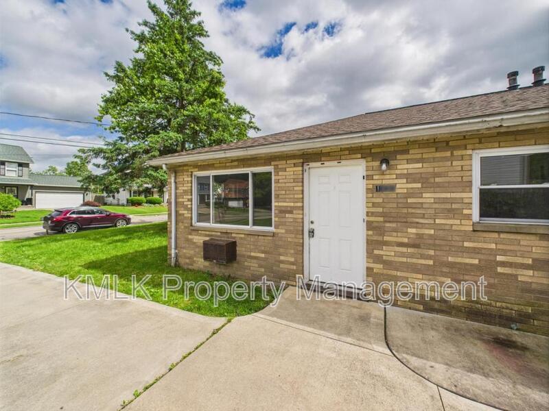 1430 Virginia Ave in Akron, OH - Building Photo