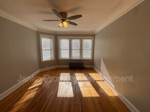 654 E 81st St in Chicago, IL - Building Photo - Building Photo