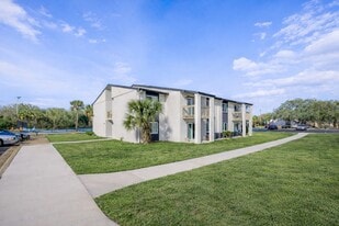 Emerald Place Apartments in Titusville, FL - Building Photo