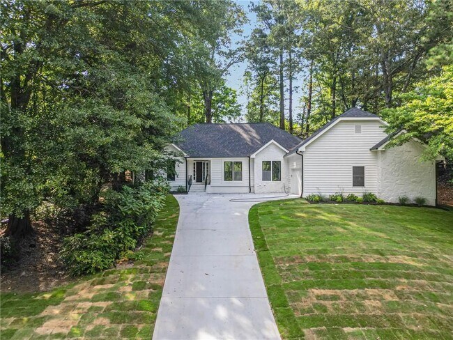 200 Nestor Ct in Roswell, GA - Building Photo - Building Photo