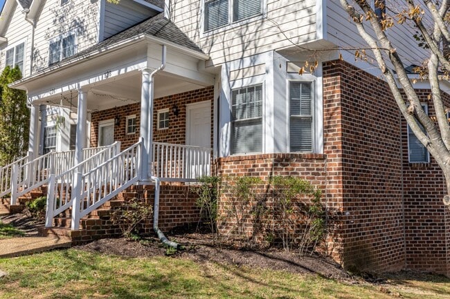 128 Old Fifth Cir in Charlottesville, VA - Building Photo - Building Photo