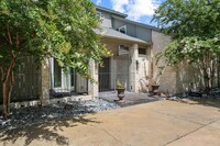 2218 Country Club Blvd in Sugar Land, TX - Building Photo - Building Photo