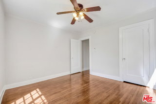942 Croft Ave in Los Angeles, CA - Foto de edificio - Building Photo