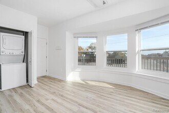 799 E Grand Blvd in Detroit, MI - Building Photo - Building Photo