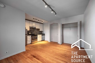 2832 W Palmer St, Unit 209 in Chicago, IL - Building Photo - Building Photo