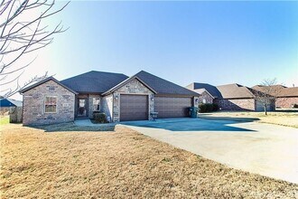 4189 W Titus Dr in Fayetteville, AR - Building Photo - Building Photo