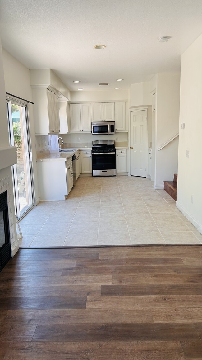 42 Skyflower Ln