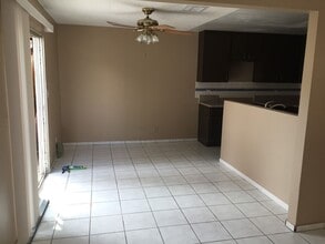 5615 Blue Sea St in Las Vegas, NV - Building Photo - Building Photo