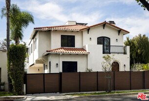 1201 N Vista St in West Hollywood, CA - Building Photo