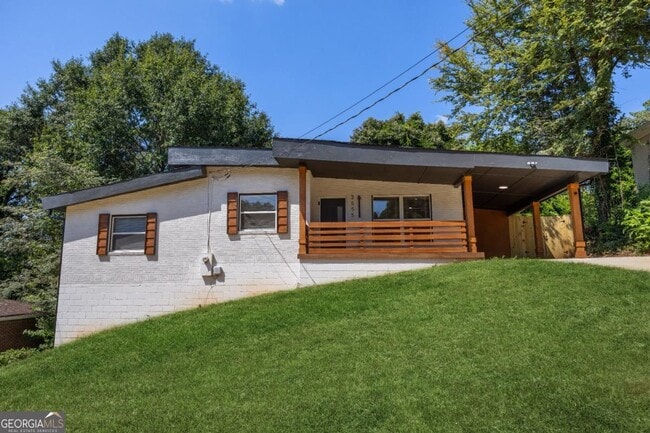 property at 2555 Flagstone Dr SE