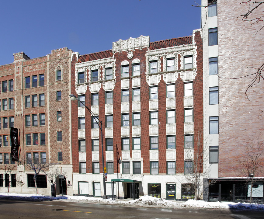 840 W Montrose Ave in Chicago, IL - Building Photo