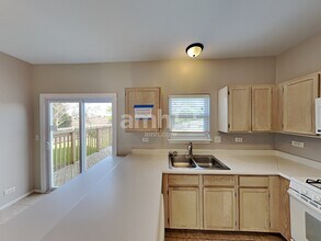 809 Magnolia Dr in North Aurora, IL - Building Photo - Building Photo