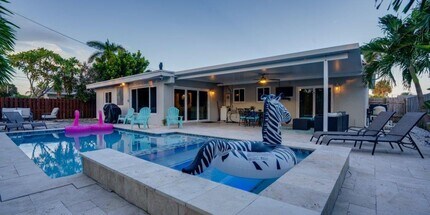 229 SE 7th Ave in Deerfield Beach, FL - Building Photo - Building Photo