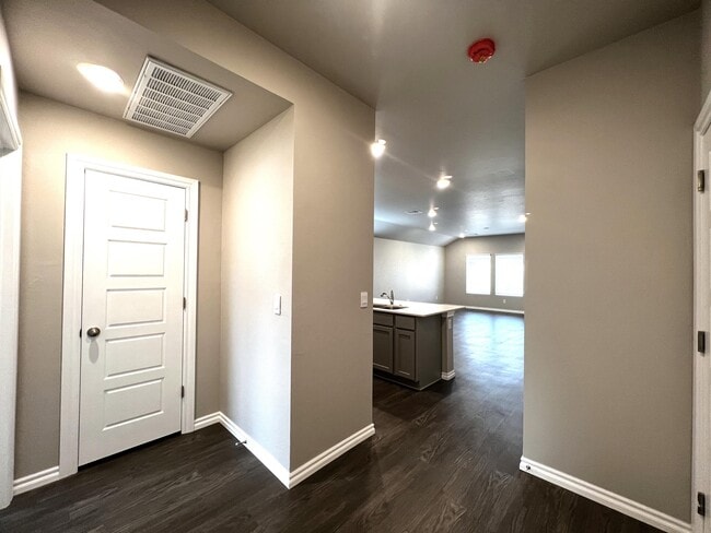 2717 Dennis Drive in Oklahoma City, OK - Building Photo - Building Photo