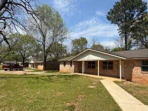 348 Schley Dr in Richland, GA - Building Photo - Building Photo