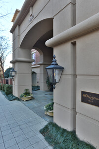 400 N Main St in Greenville, SC - Foto de edificio - Building Photo