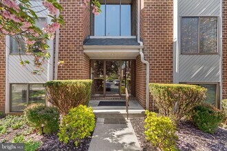 6 Mullingar Ct in Lutherville Timonium, MD - Building Photo - Building Photo