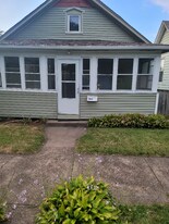 2517-5 1/2 5 1/2 Ave in Rock Island, IL - Building Photo