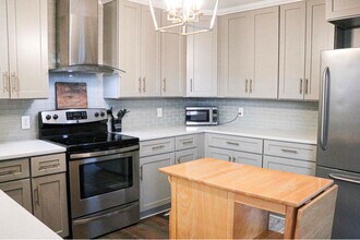 1303 E Leonard St in Pensacola, FL - Building Photo - Building Photo