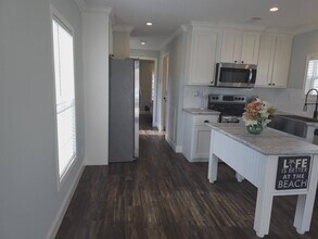 200 S Banana River Dr in Merritt Island, FL - Building Photo - Building Photo