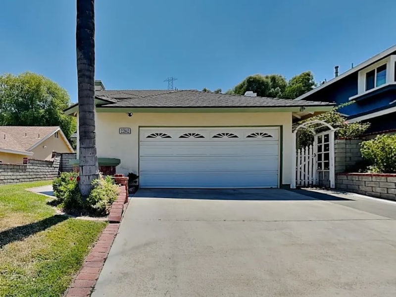 22841 White Pine Pl in Santa Clarita, CA - Building Photo
