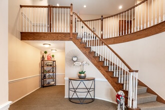 25 Stanley St in West Hartford, CT - Foto de edificio - Lobby