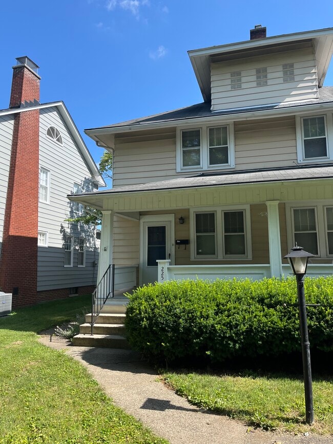 225 E Allen St, Unit 225 East Allen Street in Lancaster, OH - Foto de edificio - Building Photo