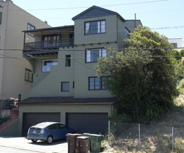 687 Macarthur Blvd in Oakland, CA - Building Photo - Building Photo