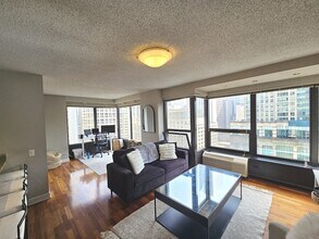 30 E Huron St, Unit 2209 in Chicago, IL - Building Photo - Building Photo