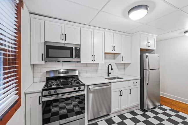 property at 33 Franklin St