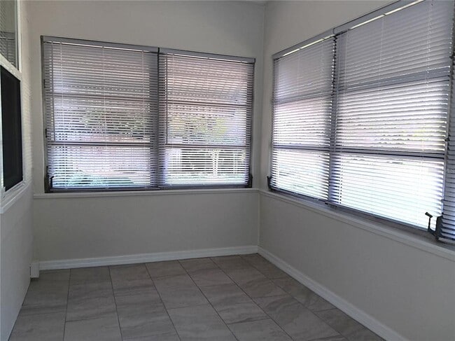 5244 6th Ave N in St. Petersburg, FL - Building Photo - Building Photo