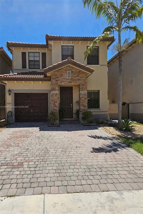 22812 SW 88th Pl in Cutler Bay, FL - Building Photo