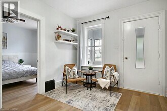 38 Bergey St in Cambridge, ON - Building Photo - Building Photo