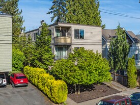 7325 47th Ave SW in Seattle, WA - Building Photo