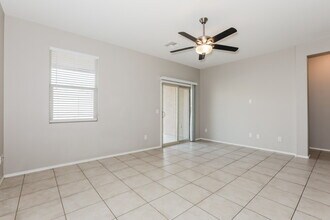 5032 E Black Opal Ln in San Tan Valley, AZ - Foto de edificio - Building Photo