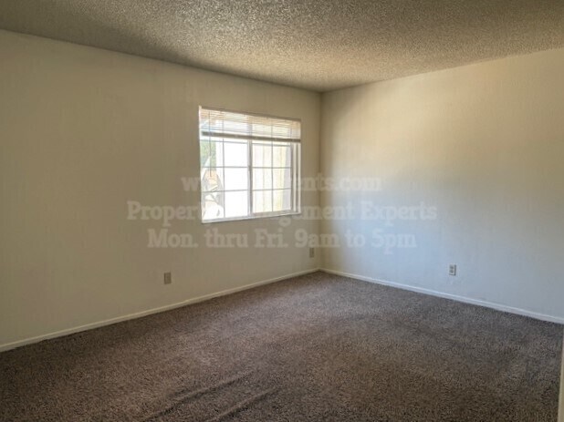 9018 Sherill Ct in Stockton, CA - Foto de edificio